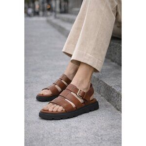 UGG Capitelle Strap Leather Sandals Women’s Brown Size US 10 EU41 Buckle Comfort